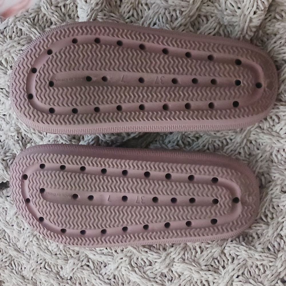 Cushionaire Rose Pink Platform Slides - Picture 3 of 4